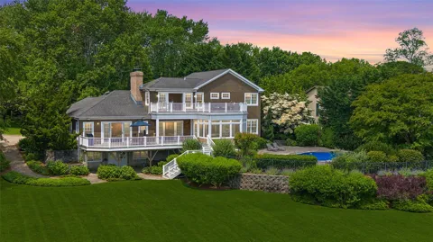 40 Overlook Drive