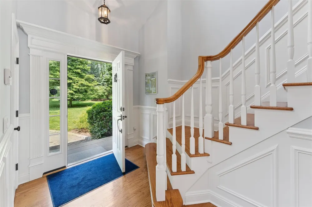 40 Overlook Drive Aquebogue, NY 11931