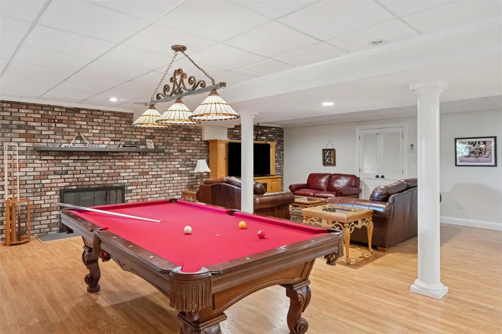 40 Overlook Drive Aquebogue, NY 11931