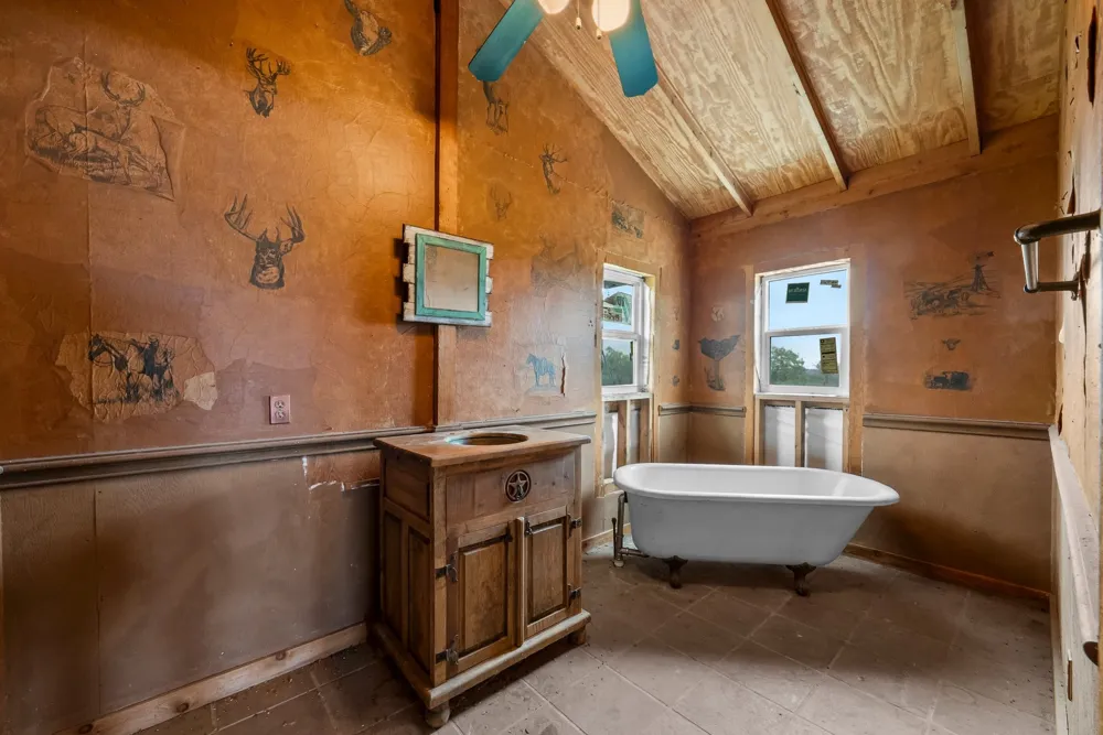 101 Starhorn Road Marble Falls, TX 78654