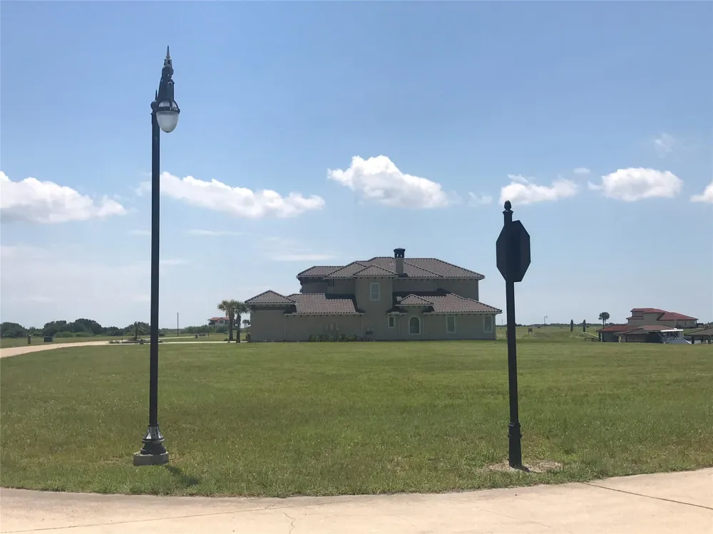 Bueno Vista Crt Court Port O Connor, TX 77982