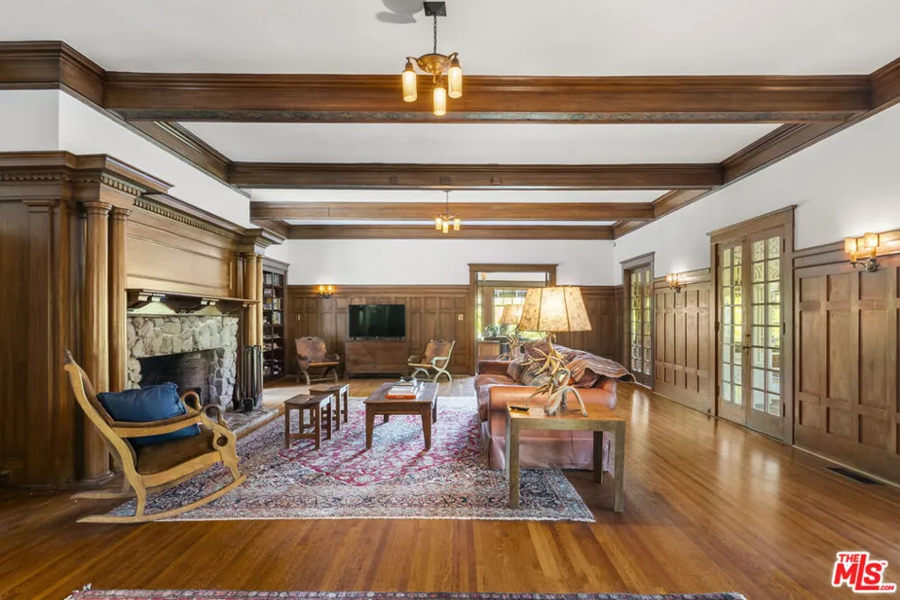 15454 S Mountain Road Santa Paula, CA 93060