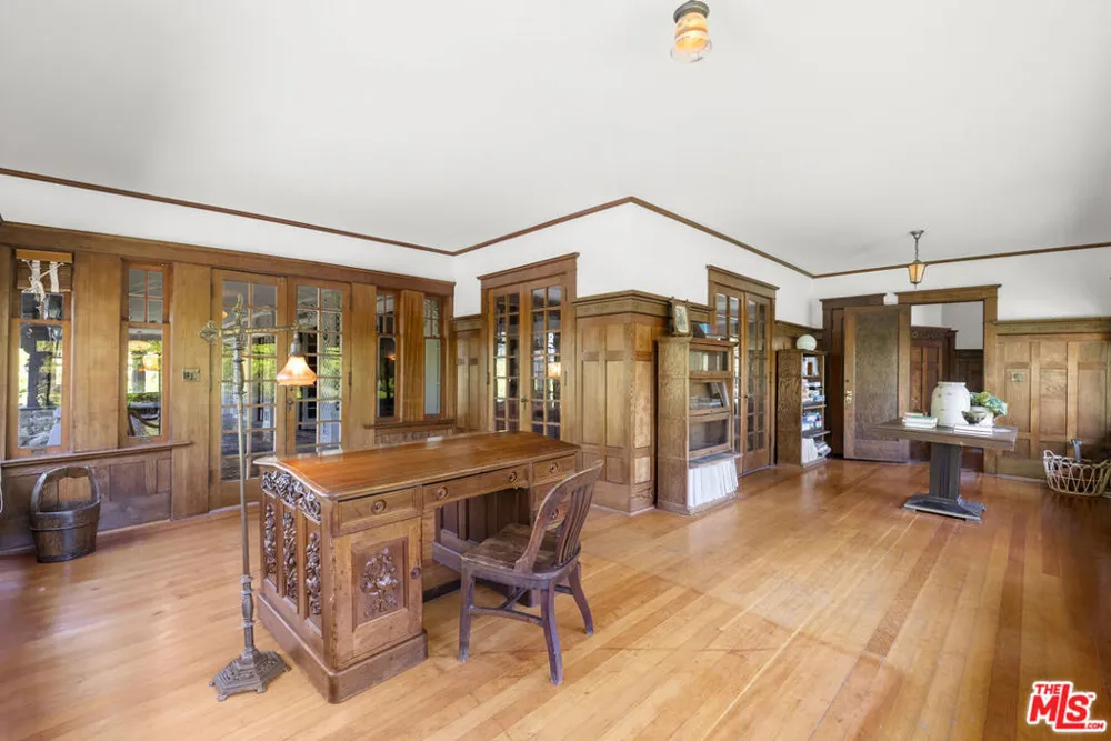 15454 S Mountain Road Santa Paula, CA 93060