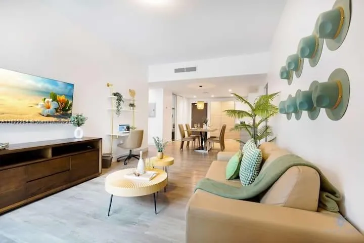 777 Ocean Dr #N521 Hollywood, FL 33019
