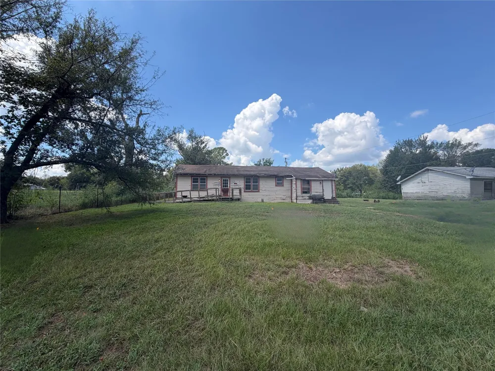 801 Clark Street Fairfield, TX 75840