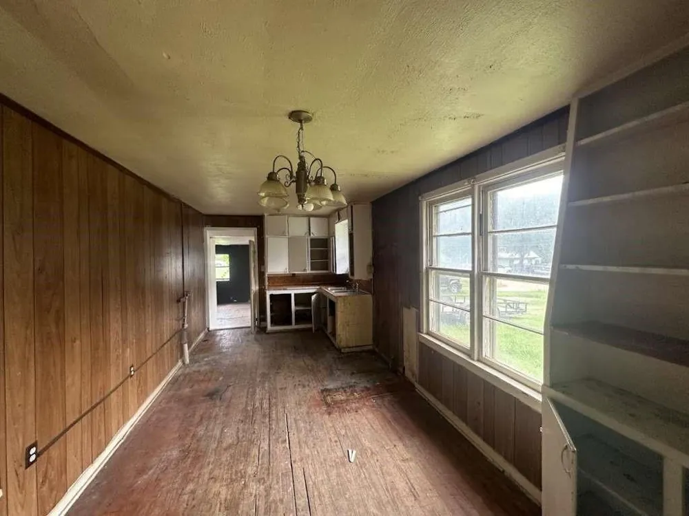 801 Clark Street Fairfield, TX 75840