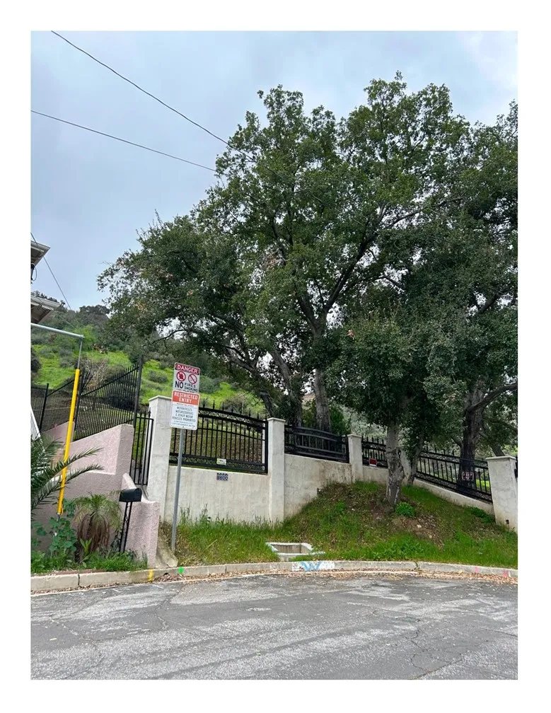 8600 DAY Sunland, CA 91040