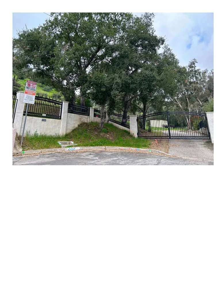 8600 DAY Sunland, CA 91040