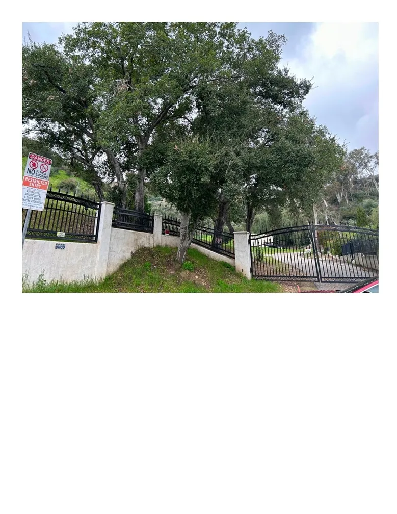 8600 DAY Sunland, CA 91040