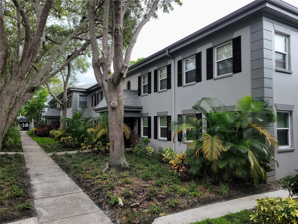 6925-A AVENUE DES PALAIS #1A South Pasadena, FL 33707