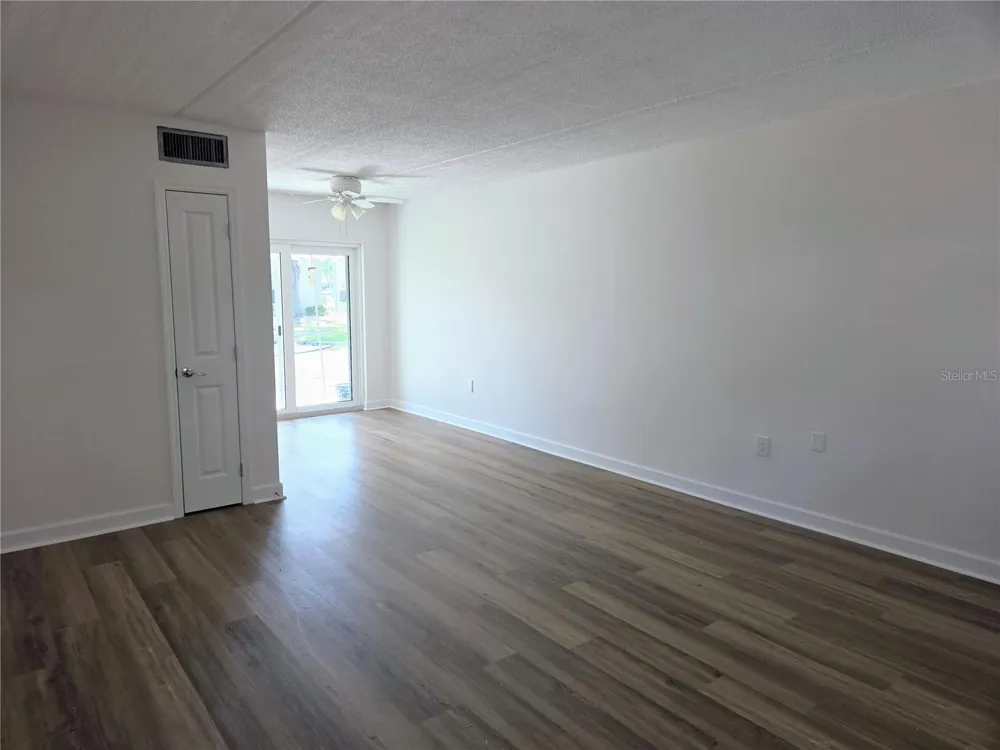 6925-A AVENUE DES PALAIS #1A South Pasadena, FL 33707