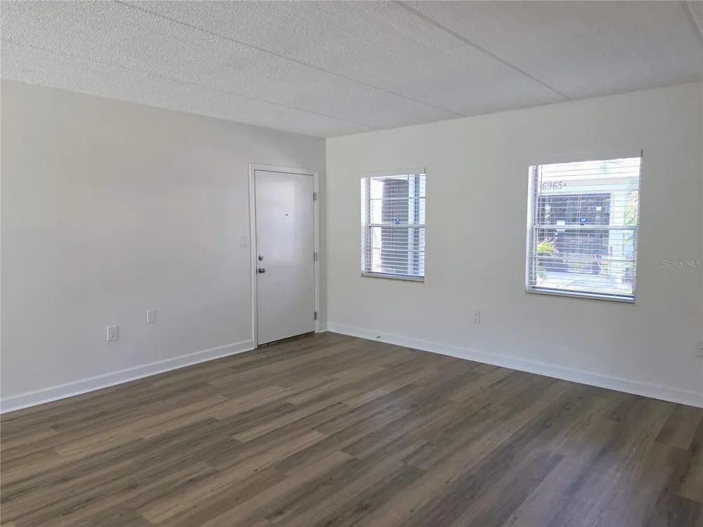 6925-A AVENUE DES PALAIS #1A South Pasadena, FL 33707