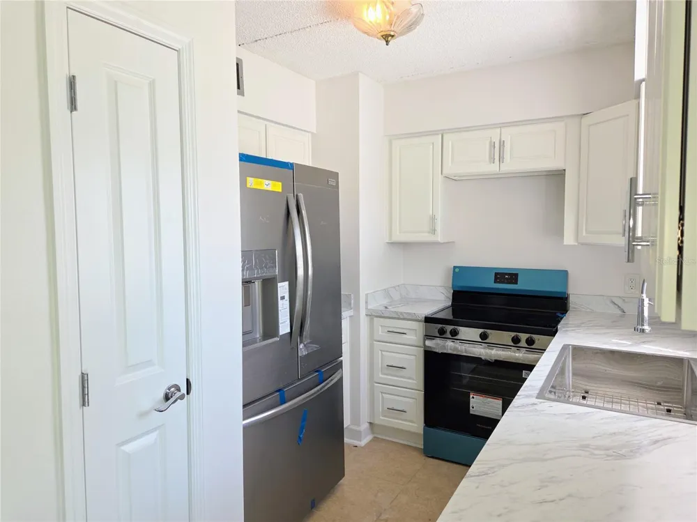 6925-A AVENUE DES PALAIS #1A South Pasadena, FL 33707