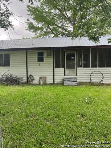 168 WATER ST Pipe Creek, TX 78063