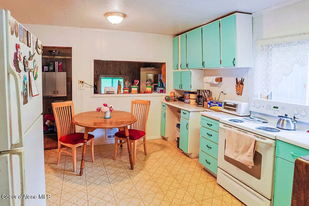 164 W Fork Pine Creek Road Pinehurst, ID 83850