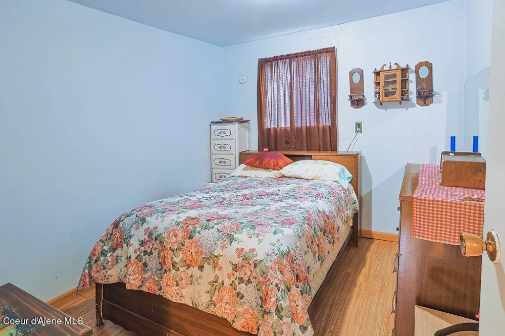 164 W Fork Pine Creek Road Pinehurst, ID 83850