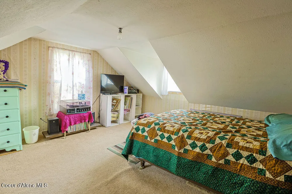 164 W Fork Pine Creek Road Pinehurst, ID 83850