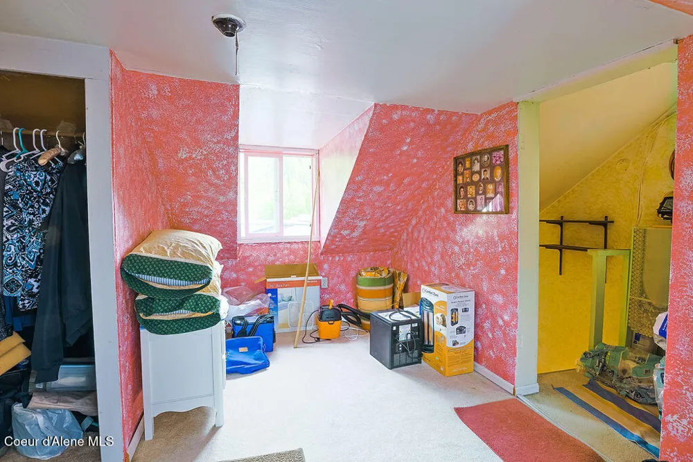 164 W Fork Pine Creek Road Pinehurst, ID 83850