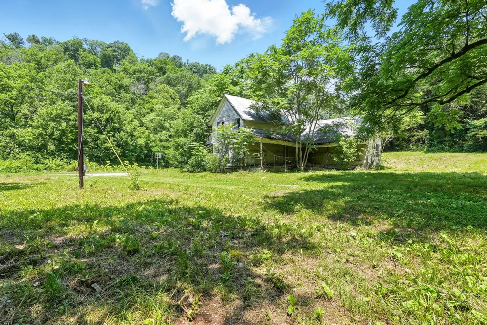4006 Stones River Rd Woodbury, TN 37190