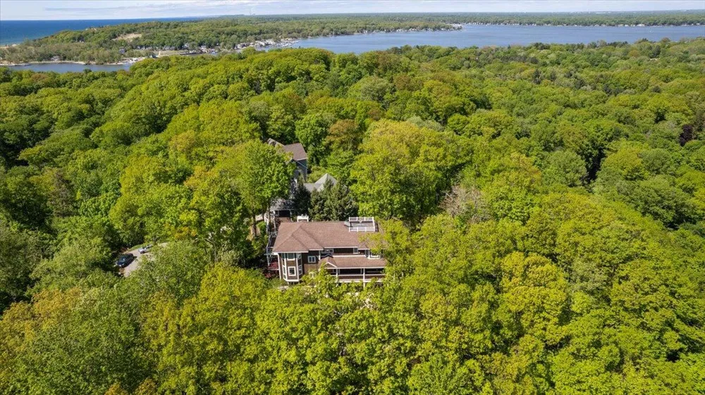 4679 Forest Ridge Drive Laketown Township, MI 49423