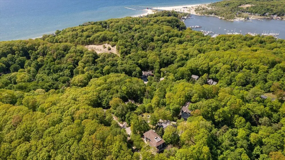 4679 Forest Ridge Drive Laketown Township, MI 49423