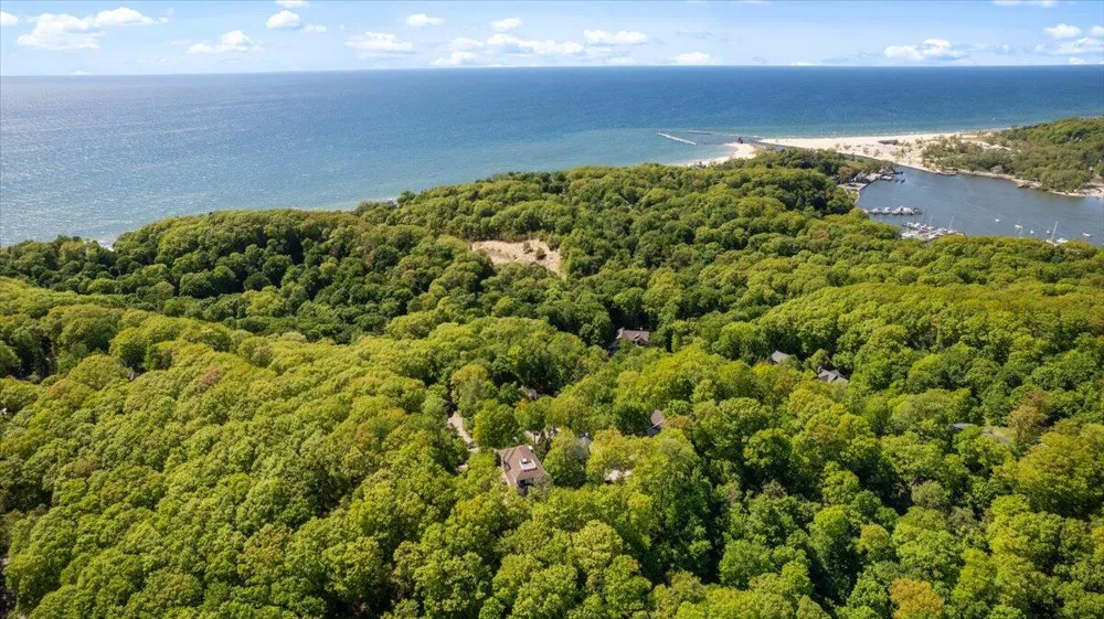 4679 Forest Ridge Drive Laketown Township, MI 49423