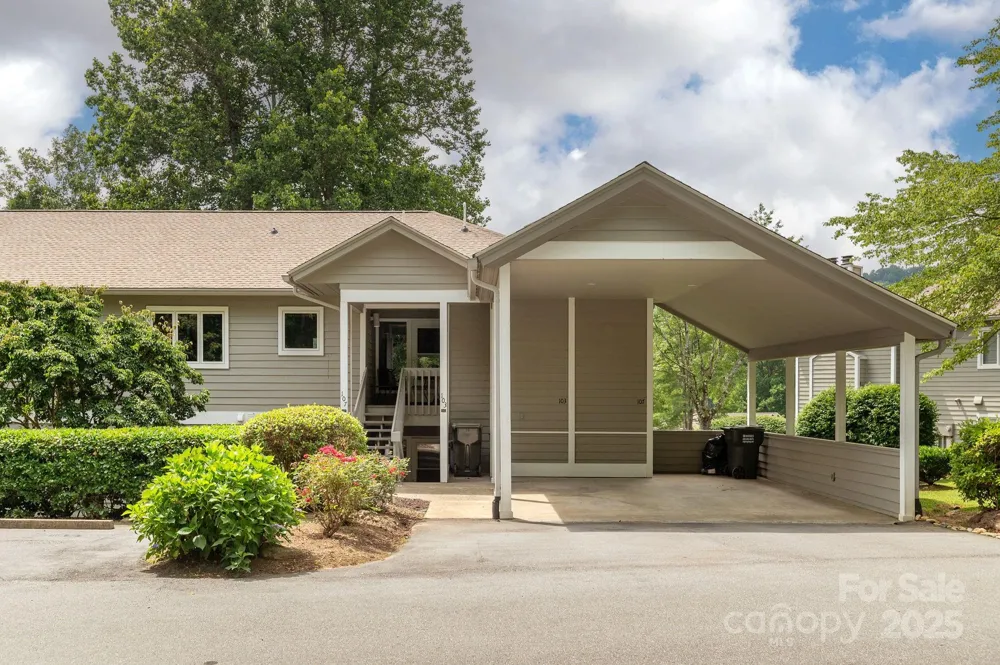 103 GOLFSIDE DRIVE Flat Rock, NC 28731