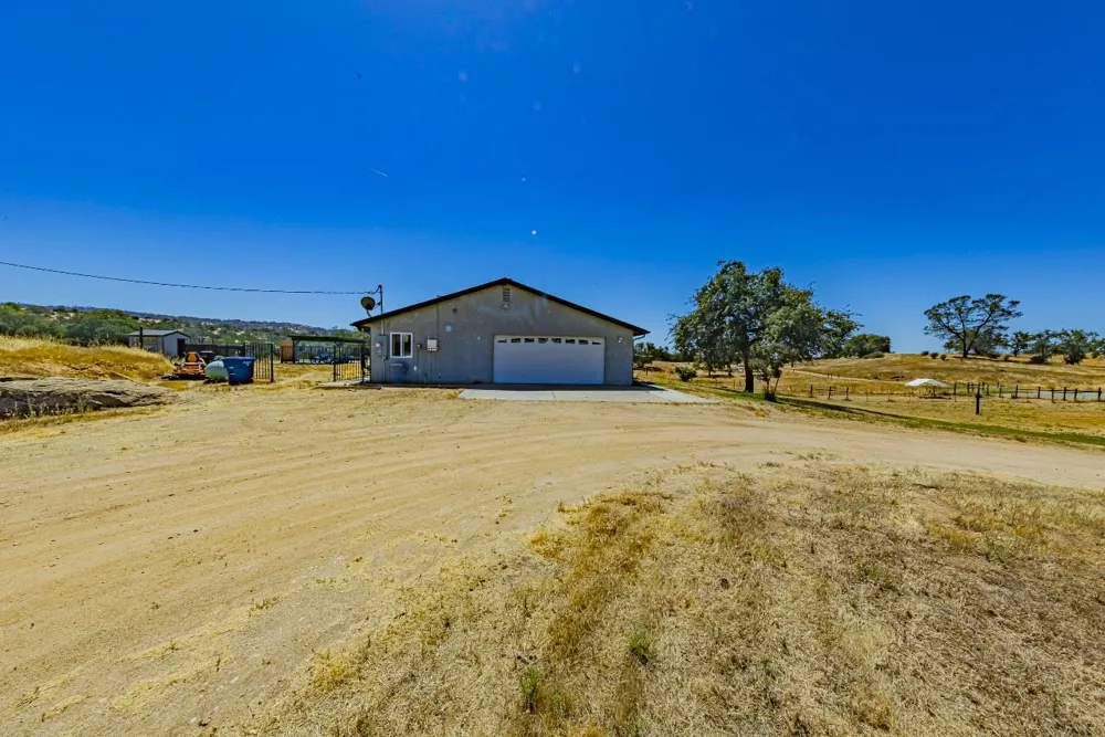 35095 Rough Rider Way Raymond, CA 93653