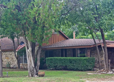 305 Bryan Street