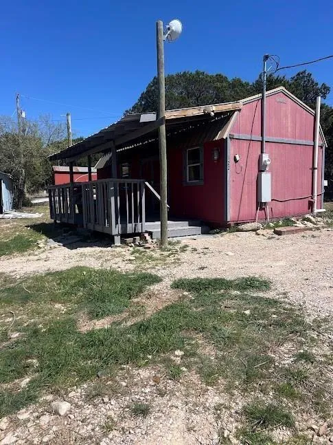 122 private road 1800A Clifton, TX 76634
