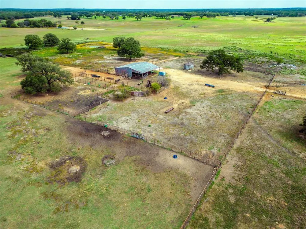 130 Tower Road Valley View, TX 76272