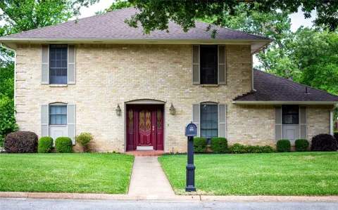 802 Circle Drive