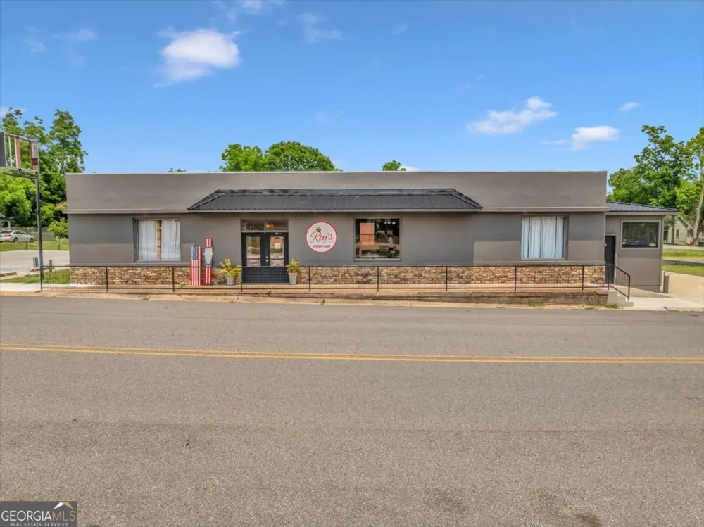 215 219 King ST Eastman, GA 31023