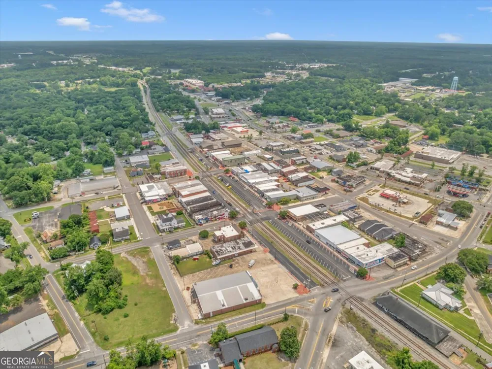 215 219 King ST Eastman, GA 31023