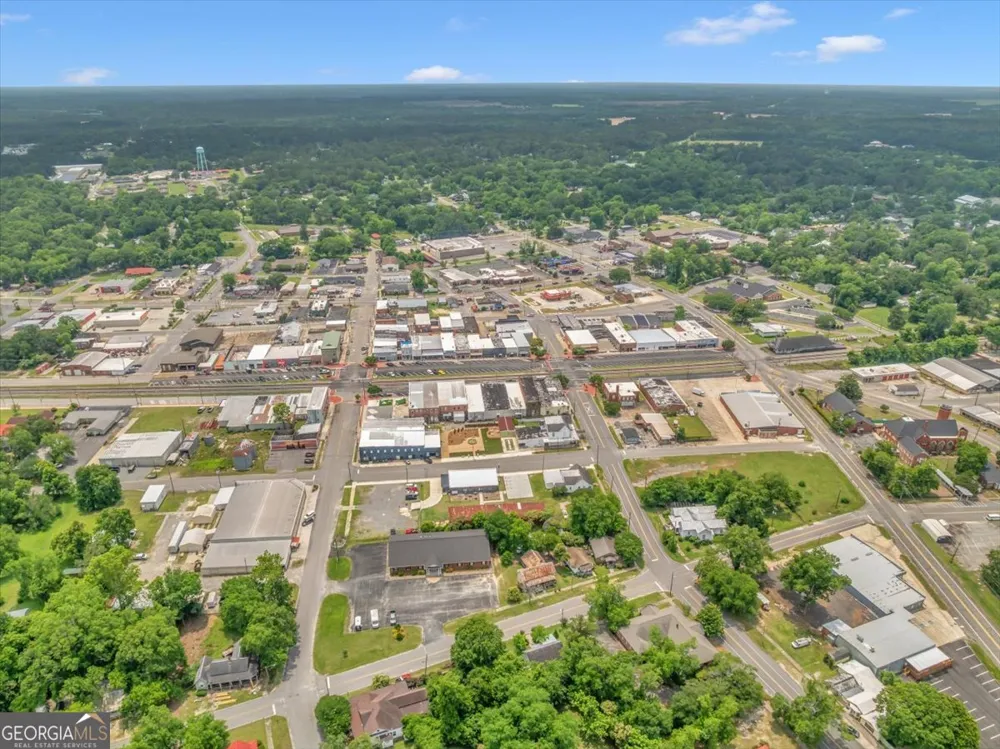 215 219 King ST Eastman, GA 31023