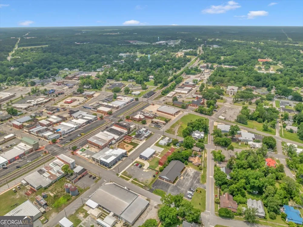 215 219 King ST Eastman, GA 31023