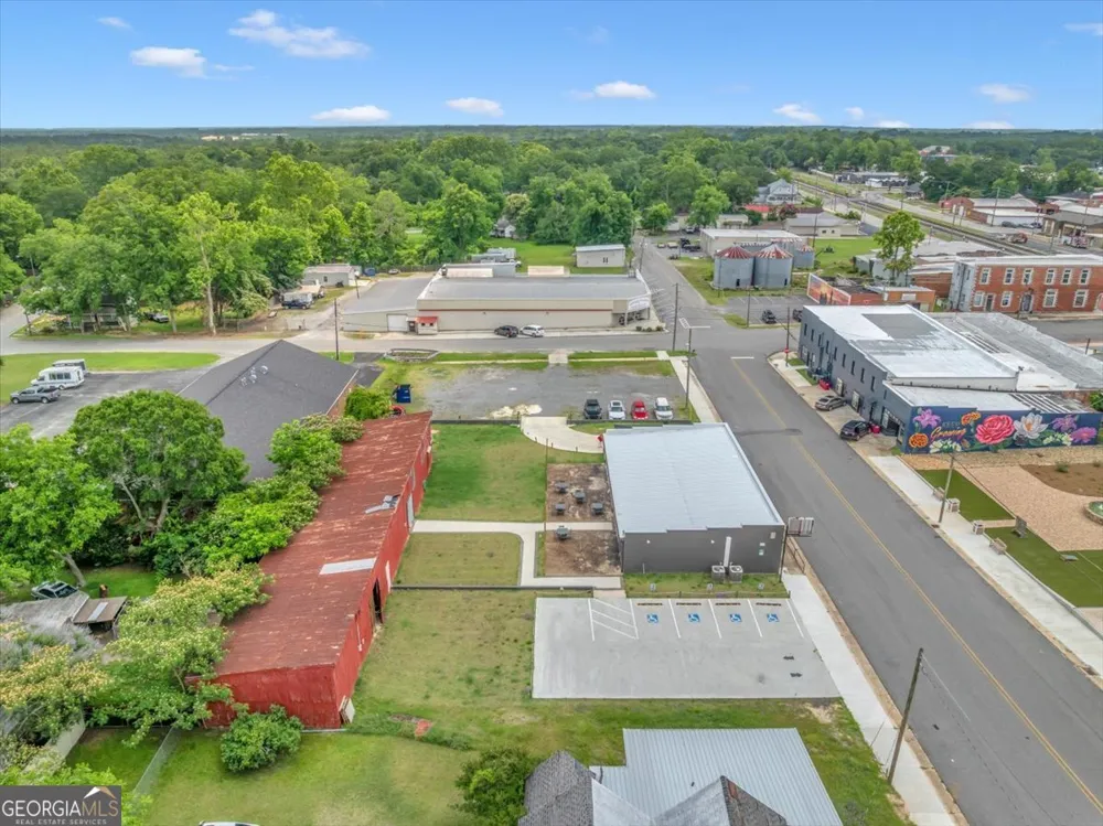 215 219 King ST Eastman, GA 31023