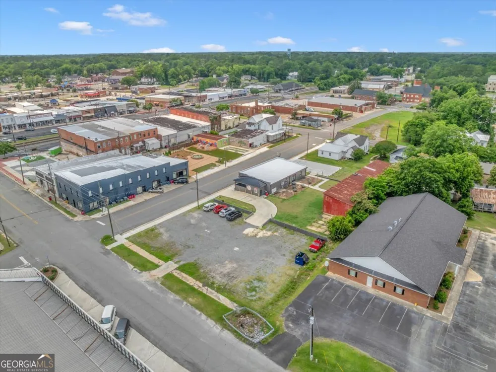 215 219 King ST Eastman, GA 31023