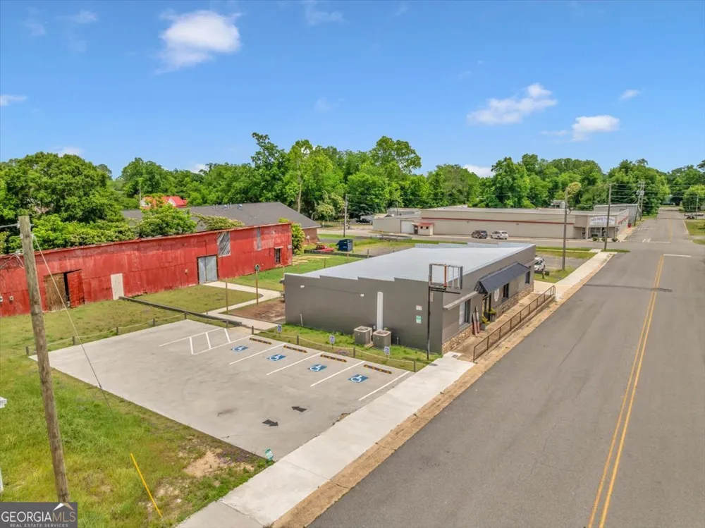 215 219 King ST Eastman, GA 31023