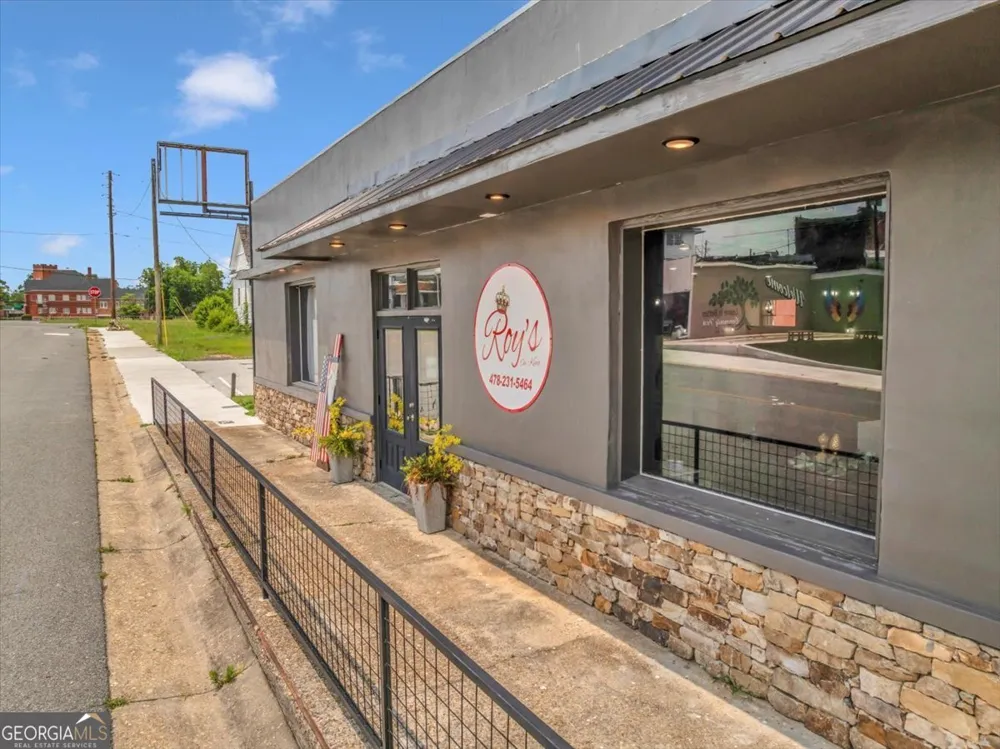 215 219 King ST Eastman, GA 31023