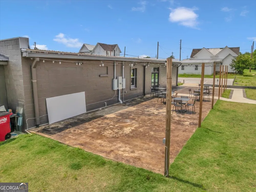 215 219 King ST Eastman, GA 31023