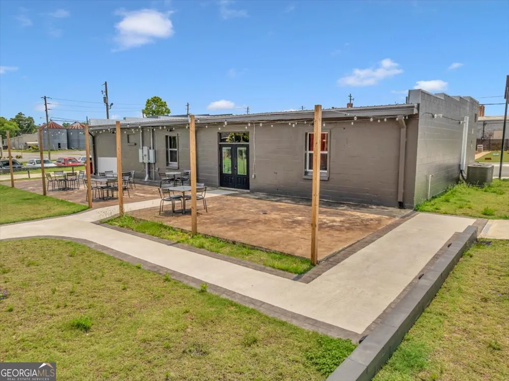 215 219 King ST Eastman, GA 31023