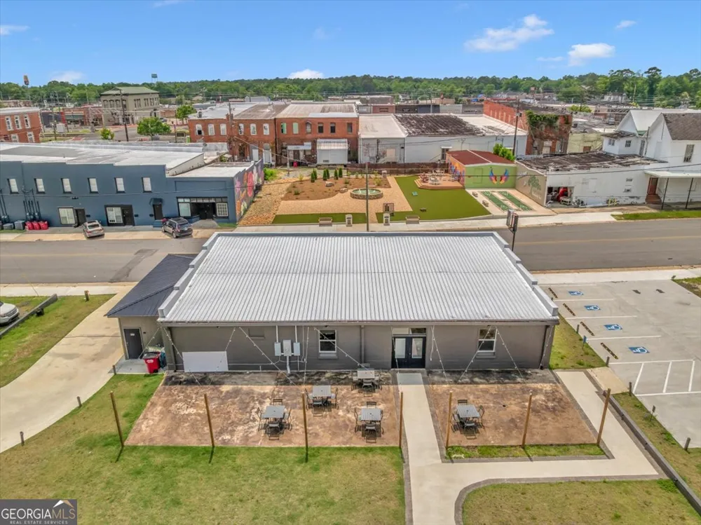 215 219 King ST Eastman, GA 31023