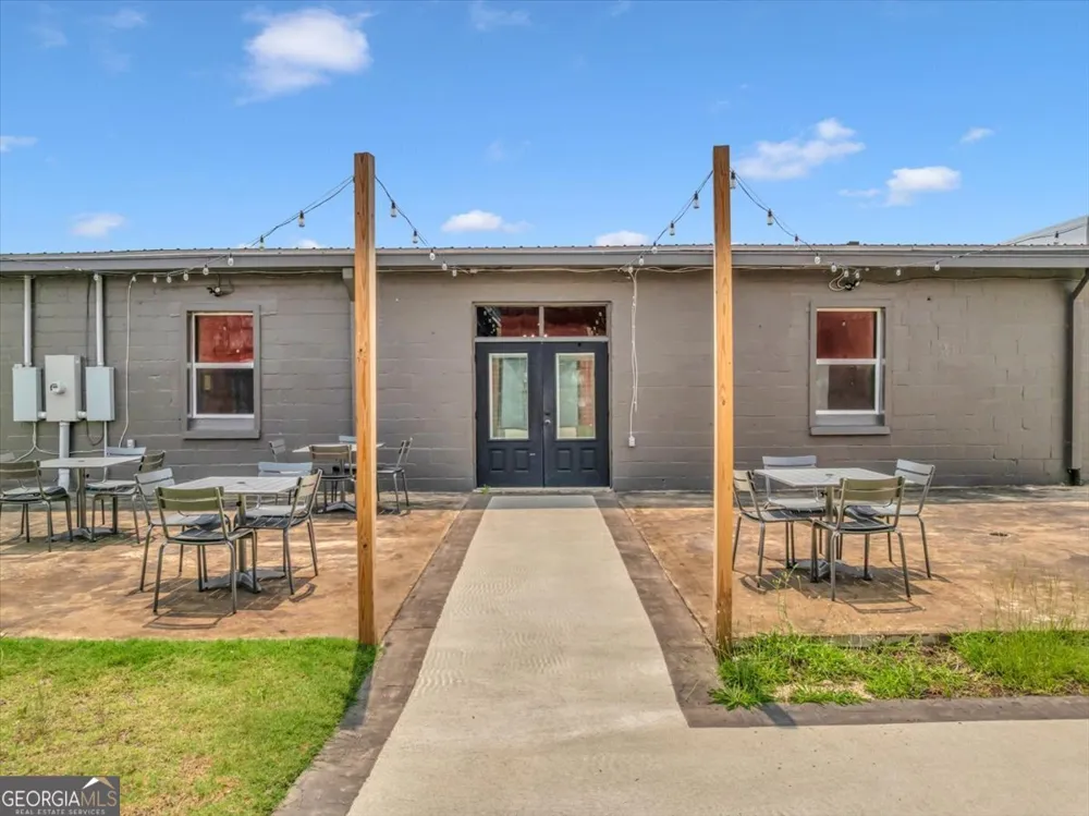 215 219 King ST Eastman, GA 31023