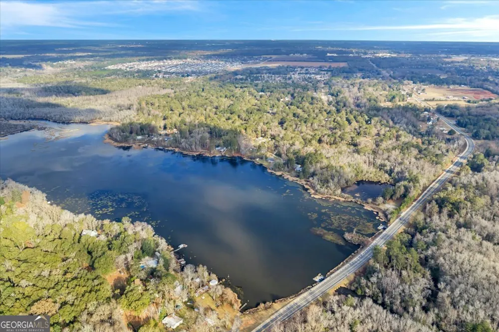 304 N Lake DR Perry, GA 31069