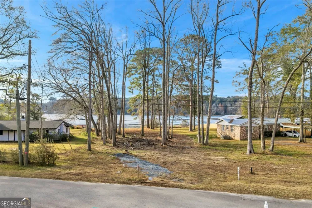 304 N Lake DR Perry, GA 31069