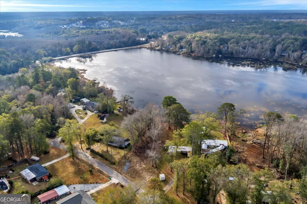 304 N Lake DR Perry, GA 31069
