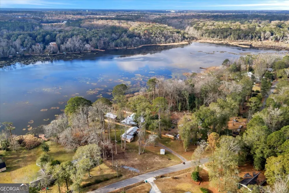 304 N Lake DR Perry, GA 31069