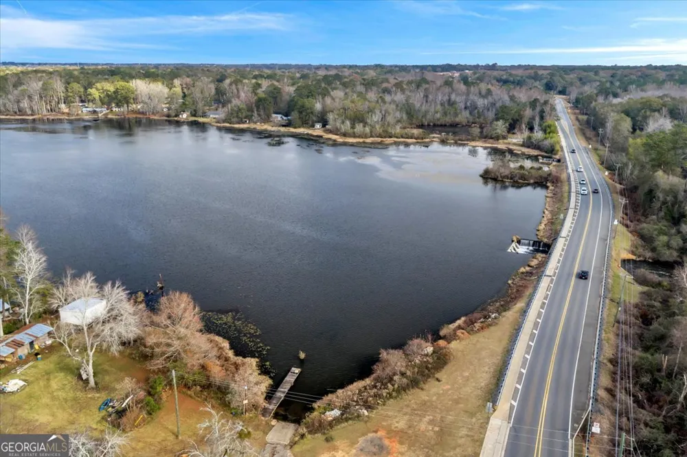 304 N Lake DR Perry, GA 31069