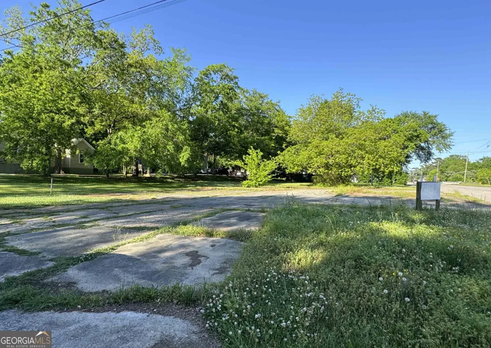 751 W Montgomery ST Milledgeville, GA 31061